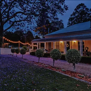 reed-house-at-maleny-the-white-pavilion.queenslandhotels.net/